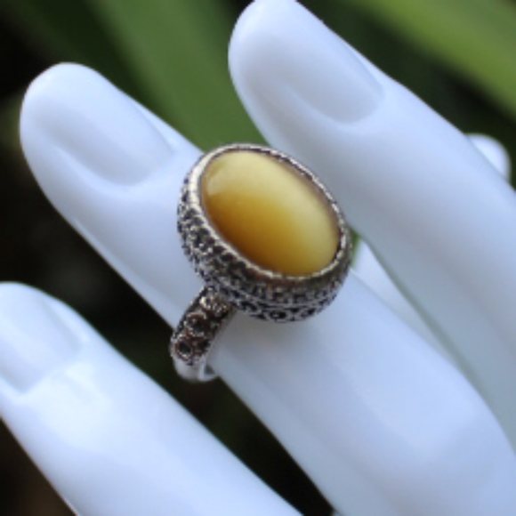 Vintage Tiger Eye Ring - Picture 7 of 16